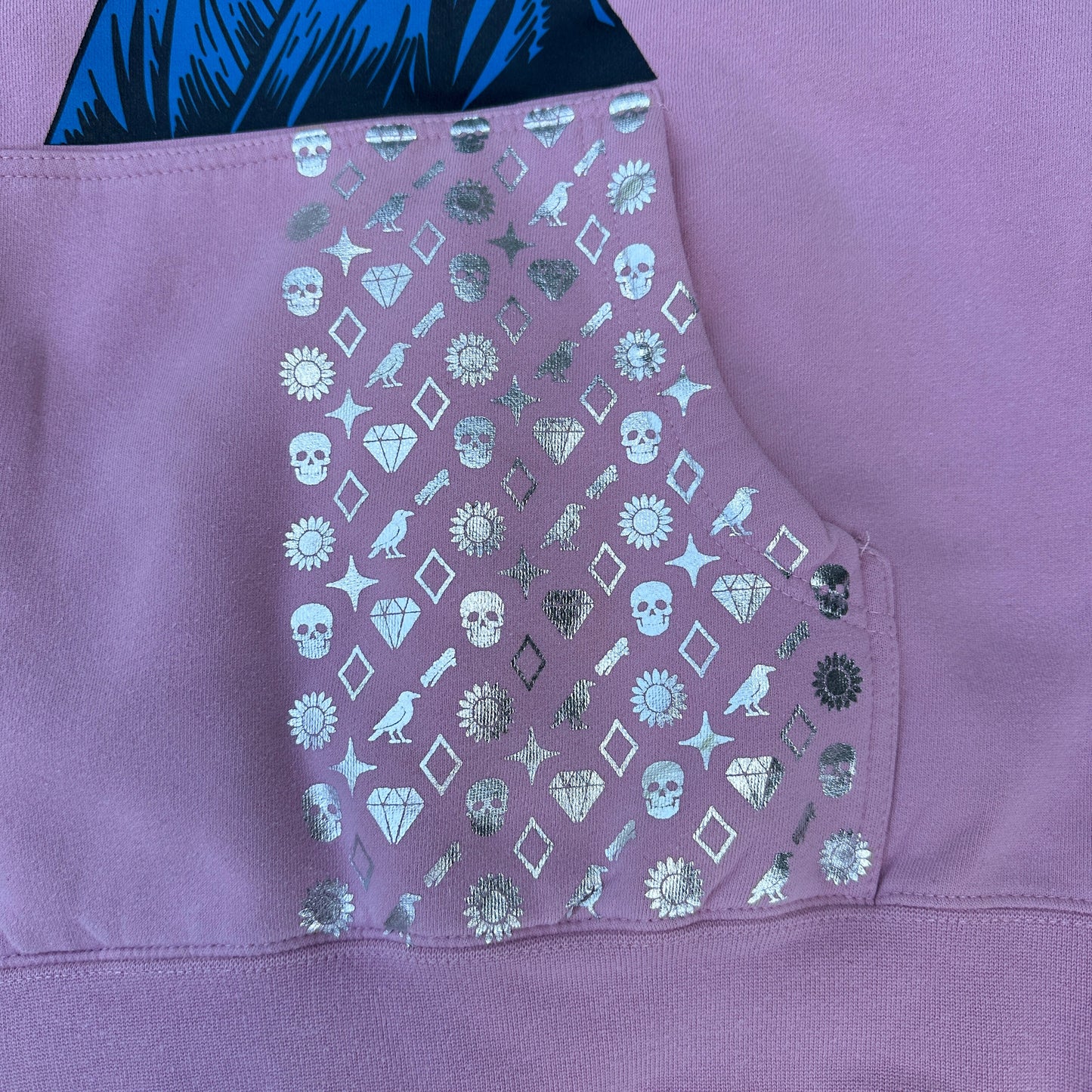GLOWS! Mush Skull Glacier Size Medium Pullover Hoodie